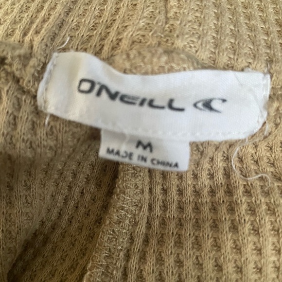 O'Neill Cream Athletic Shorts with High-Waisted Fit and Tailored Appearance - Picture 5 of 6